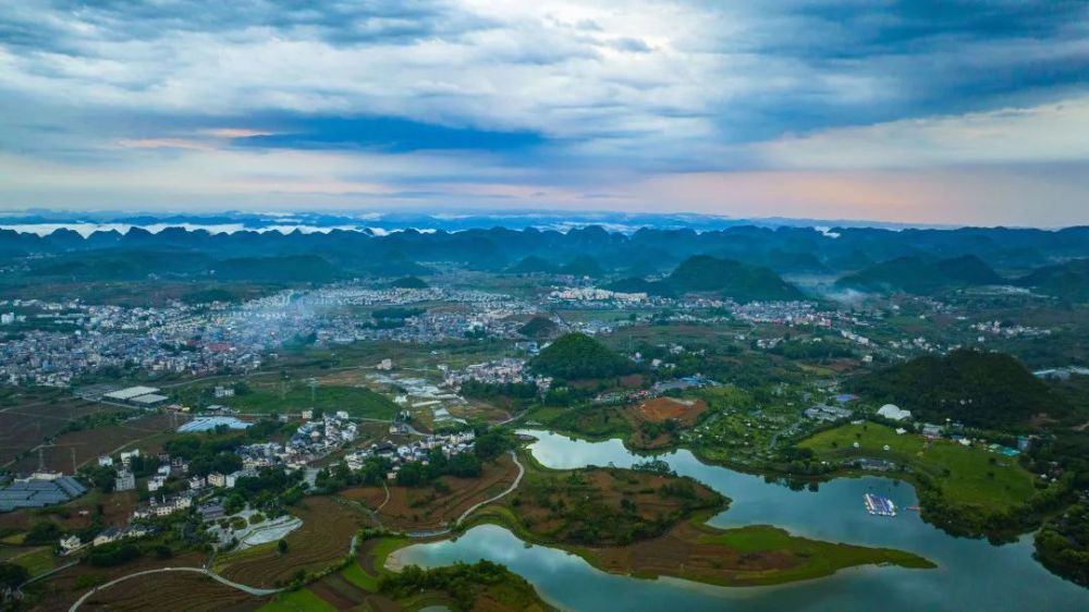 王聂 摄近年来,贞丰县探索"旅游 科普"模式,推动景区景点多元化发展