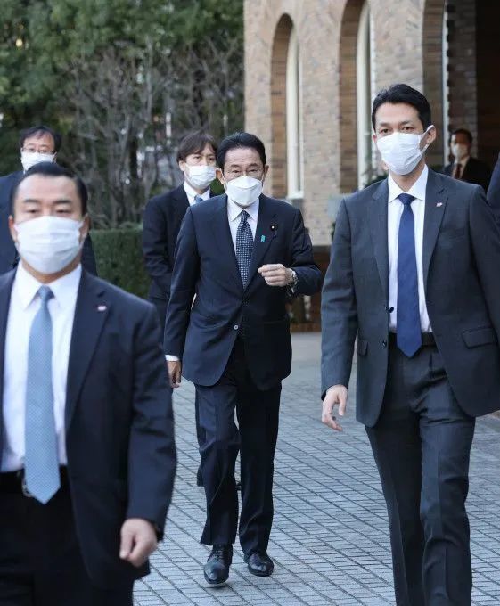 安倍遇刺后被群嘲的安全警察:几秒钟的疏忽,余生都会强烈自责