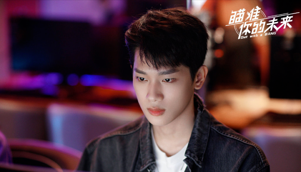 李宏毅,邢菲主演的网剧《恶魔少爷别吻我》里,张炯敏饰演了性格温暖的