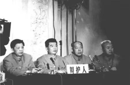 中国第一代律师张思之走了，我们为什么怀念他_腾讯新闻