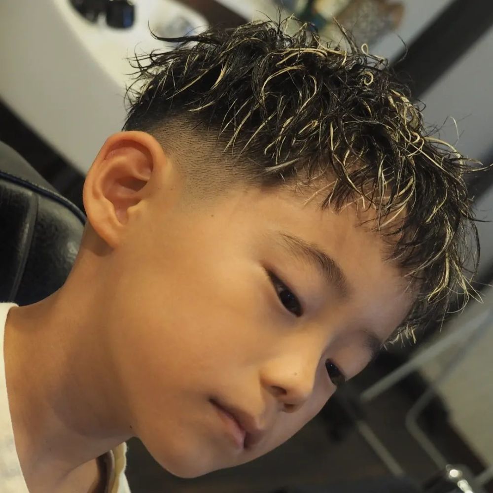 暑假小男孩发型怎么剪?爆款发型送给你,想不帅都难插图12