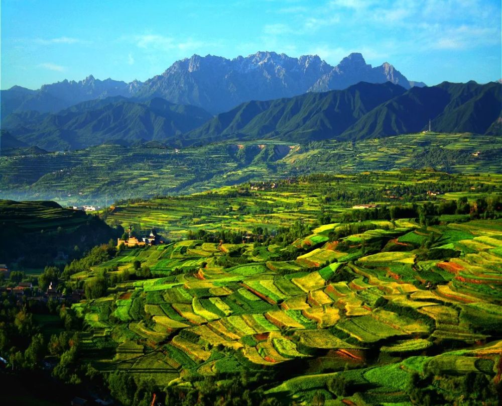 雲中故鄉(龍首山aaa級景區)▲日照雙城(梁家山)▲水天一色(蓮花鎮)