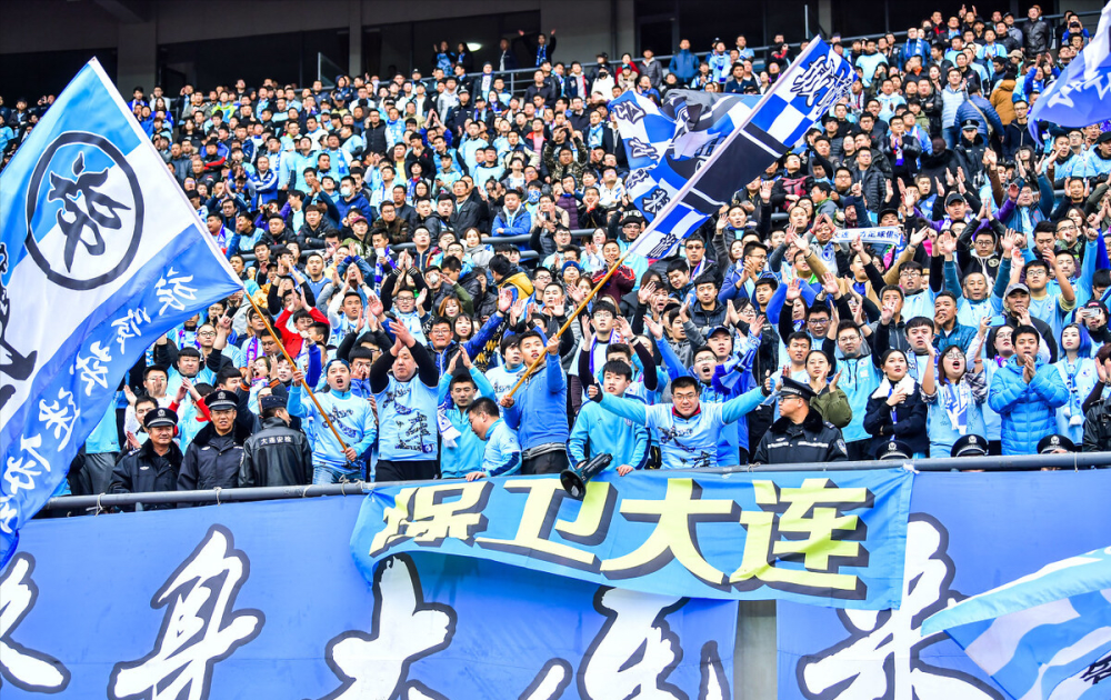 无球迷不足球大连人三将期待主场比赛不辜负球迷希望