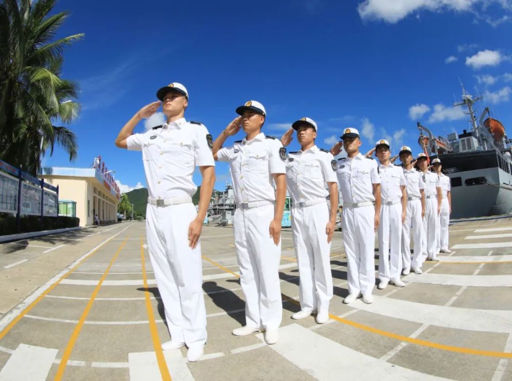 军姿挺拔,整齐划一,浪花白高帅亮相_腾讯新闻