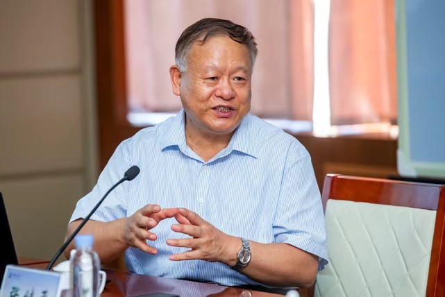 中国科学院院士张继平访问烟台大学并作学术报告