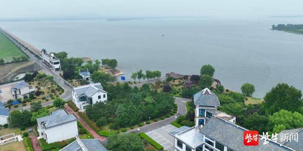 【视频】江苏省第二大人工水库——连云港赣榆小塔山水库开闸泄洪