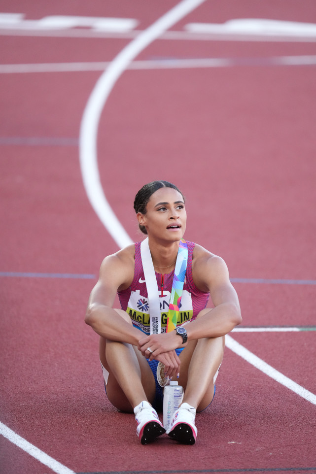 (田径世锦赛)麦克劳林破女子400米栏世界纪录