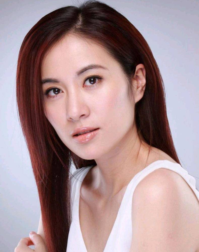 42岁叶璇近照引争议,模样有变化被指认不出,网友称其撞脸李依晓_腾讯