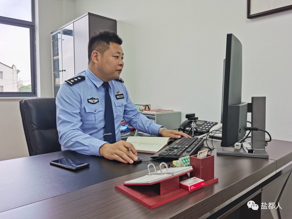 榜样凝聚力量典型立起标杆曹德鑫当选"全省优秀人民警察"秦南派出所