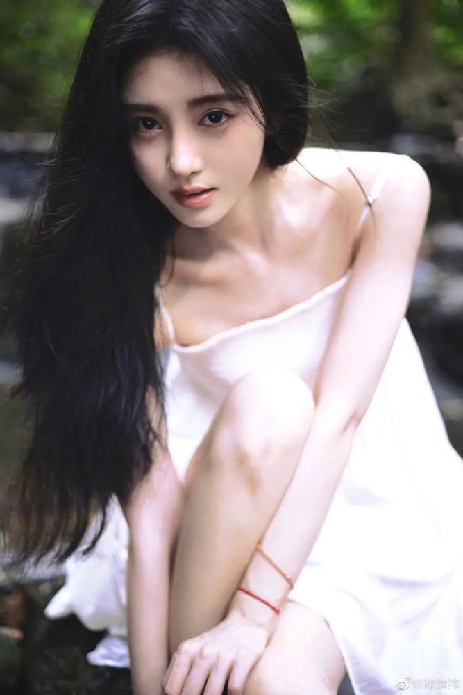 刘雯最吸引人的，是她的“白开水妆”啊！