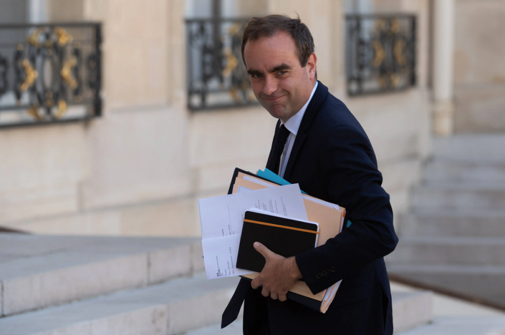 中方宣示对台海享有主权,法国防长拒不接受,暗示将派核潜艇穿行_腾讯