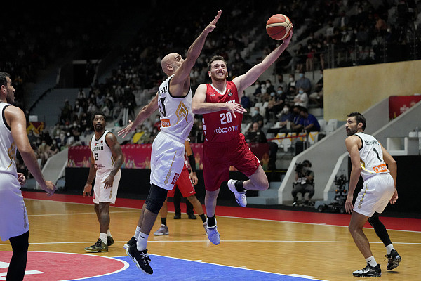 男篮亚洲杯|黎巴嫩1分险胜约旦挺进决赛 阿拉基上演准绝杀_腾讯新闻