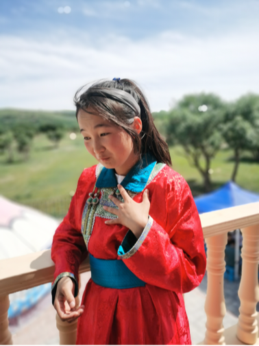 内蒙古西乌旗牧民之女呼琳:我在草原也能看到世界