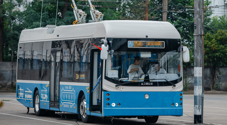 定了!20路新电车原来是这款颜色!洋气之中又带有古典气质_腾讯新闻