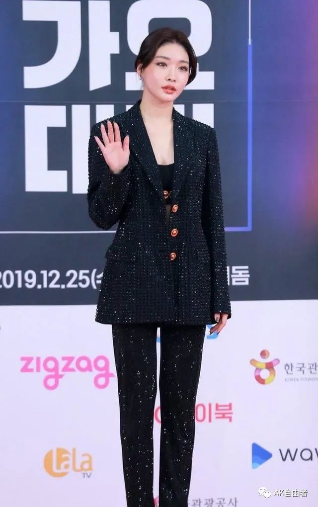 o.i成员金请夏惊艳的10个红毯时刻-腾讯新闻