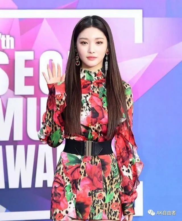 o.i成员金请夏惊艳的10个红毯时刻-腾讯新闻