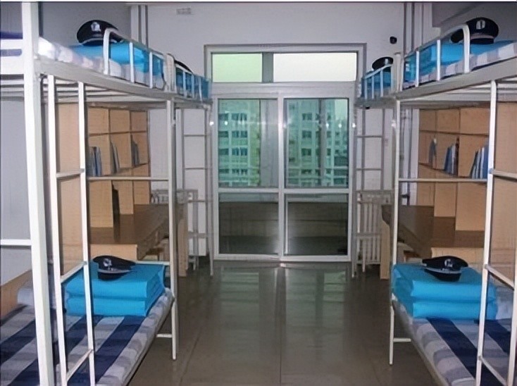 上海公安学院宿舍图片