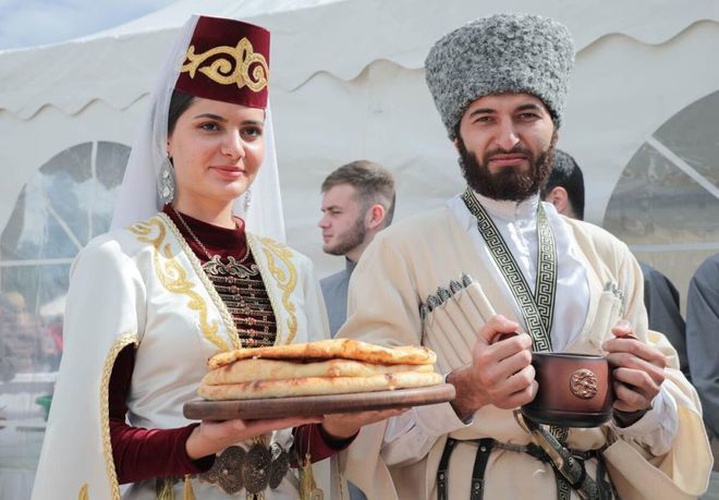 达吉斯坦境内的奥塞梯人,虽然服饰跟车臣人很接近,但他们大多数都是