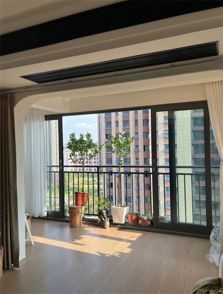 你家还在这样封阳台早过时了如今流行这4种方式好看又实用