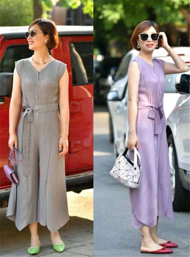 这才是中年女人该有的夏季穿搭:色要浅,衣要宽,优雅舒适就很美