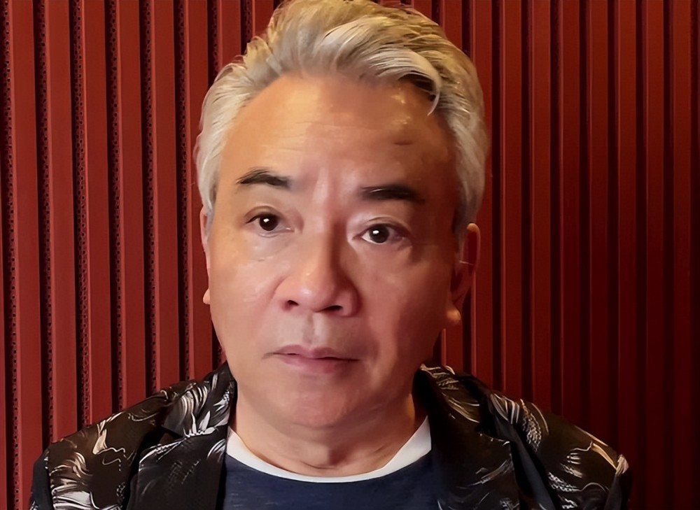 拍戏自带一次性物品,不让服务员打扫房间,老戏骨陈旭明被骂矫情_腾讯