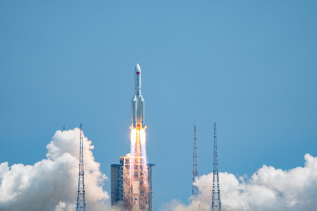 摄影师直击火箭发射数十万人共同感受震撼场面