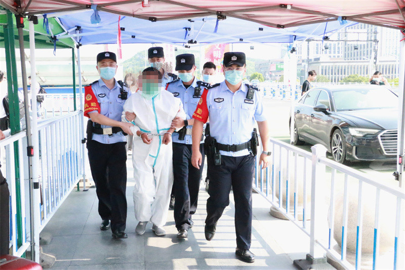 男子傷人致死后逃到徐州，鐵警圍追堵截將其抓獲