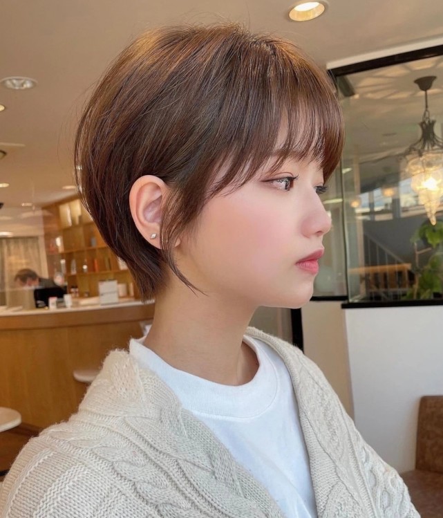 经典的完美短发