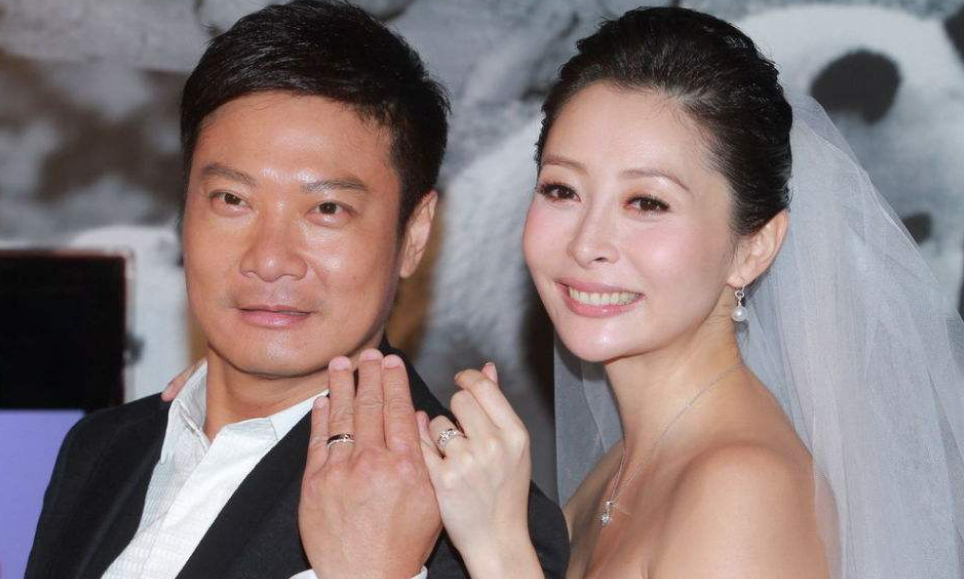 四,林晓峰的老婆――康子妮康子妮也是个明星,但除此之外她还有个身份