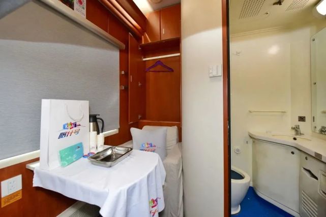 余良 吴佳景 摄可为旅客提供更舒适的休息环境软卧车厢3节,硬卧车厢11