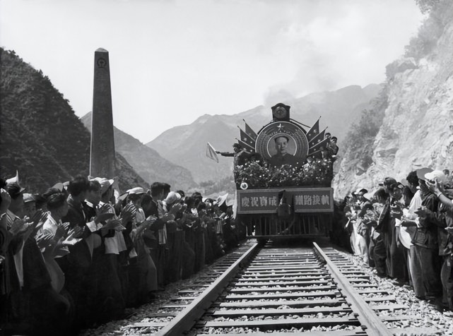 五十年代经典老照片,带你回到那个年代看看他们的故事!