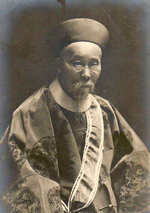 1888年,李鸿章把22岁女儿嫁给老大臣,没想到两人子孙竟如此出名