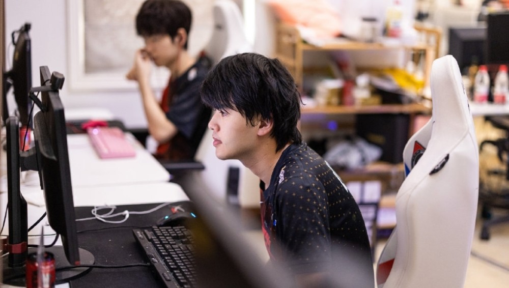 "针对林炜翔只因他太c",北川让fpx粉破防,米勒现场称其为川导_腾讯