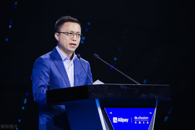 年报显示,井贤栋不再担任阿里合伙人,井贤栋是蚂蚁集团的董事长和ceo