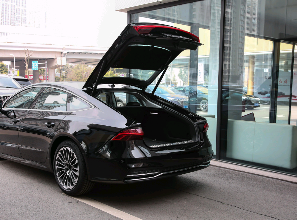 38万元,溜背造型 掀背尾箱,奥迪a7 sportback 3.0t上市_腾讯新闻