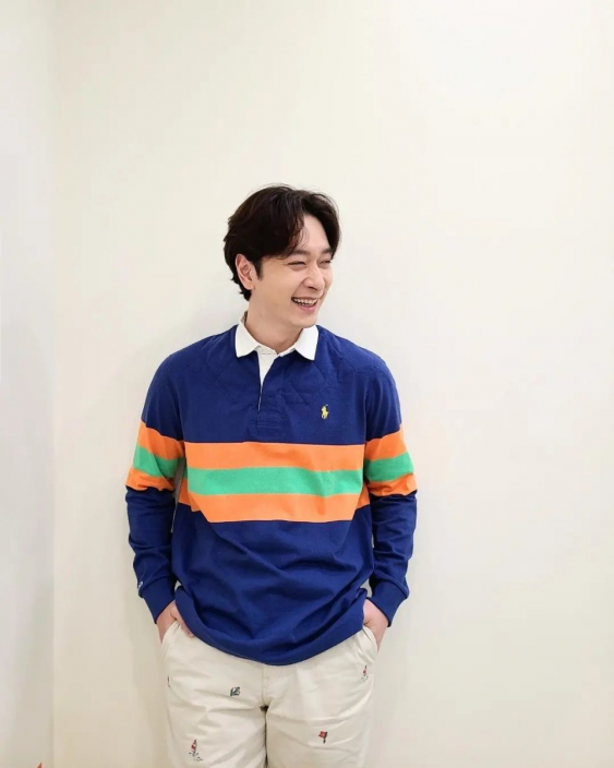 2pm黄灿盛正式升级做父亲,与妻子交往5年终成眷侣顺利产女