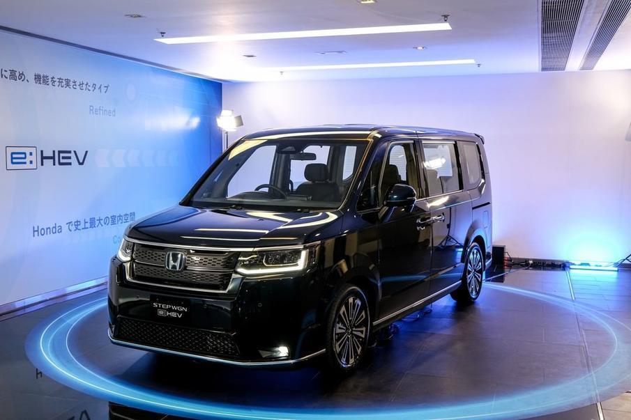有望引入跨界造型备受期待全新丰田皇冠