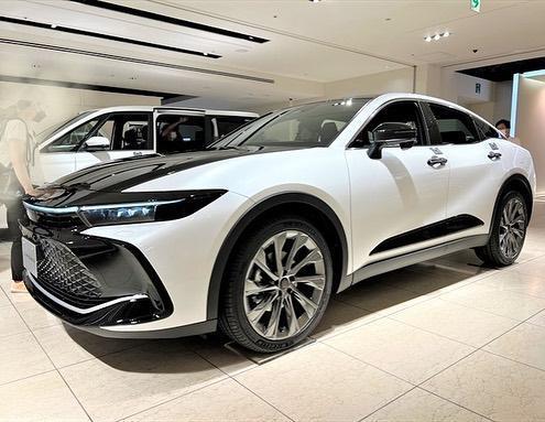 有望引入跨界造型备受期待全新丰田皇冠