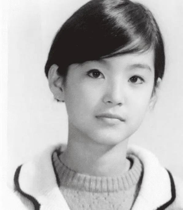 "顶级美人"林青霞:17岁前认为自己丑得像饥民,她发生了什么?