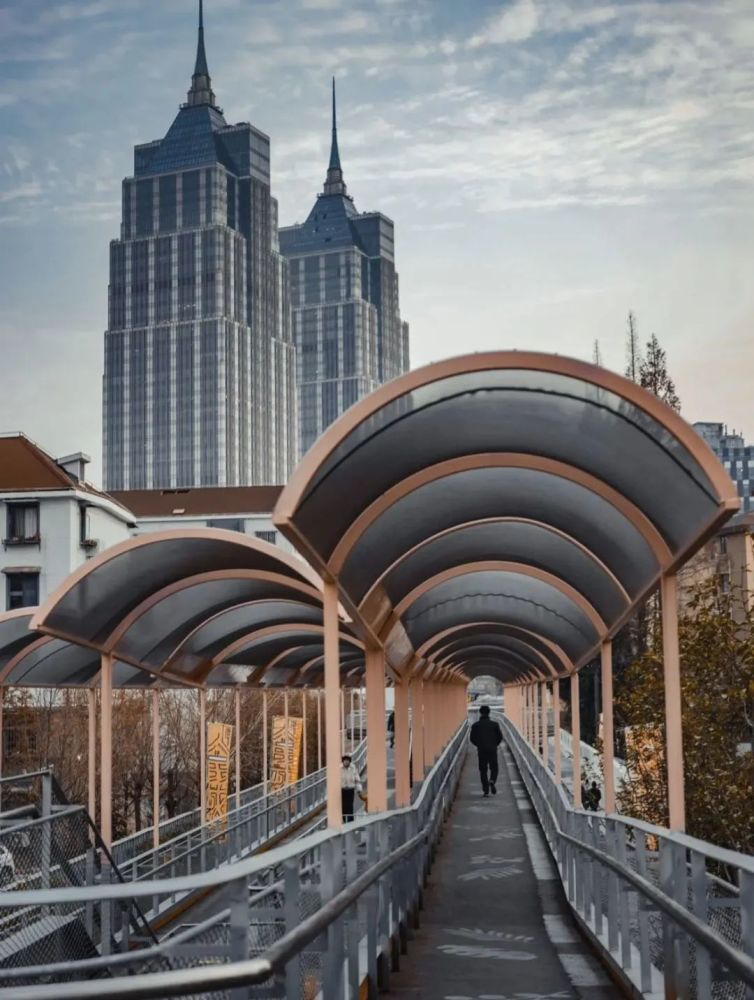 看得见风景的天桥解锁拍上海的新角度