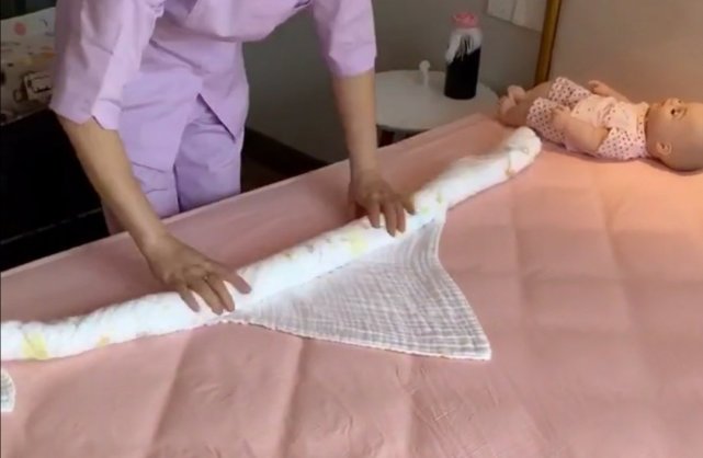 过来人告诉你几个带娃的"真香"姿势,简单好用,娃一天少哭十次