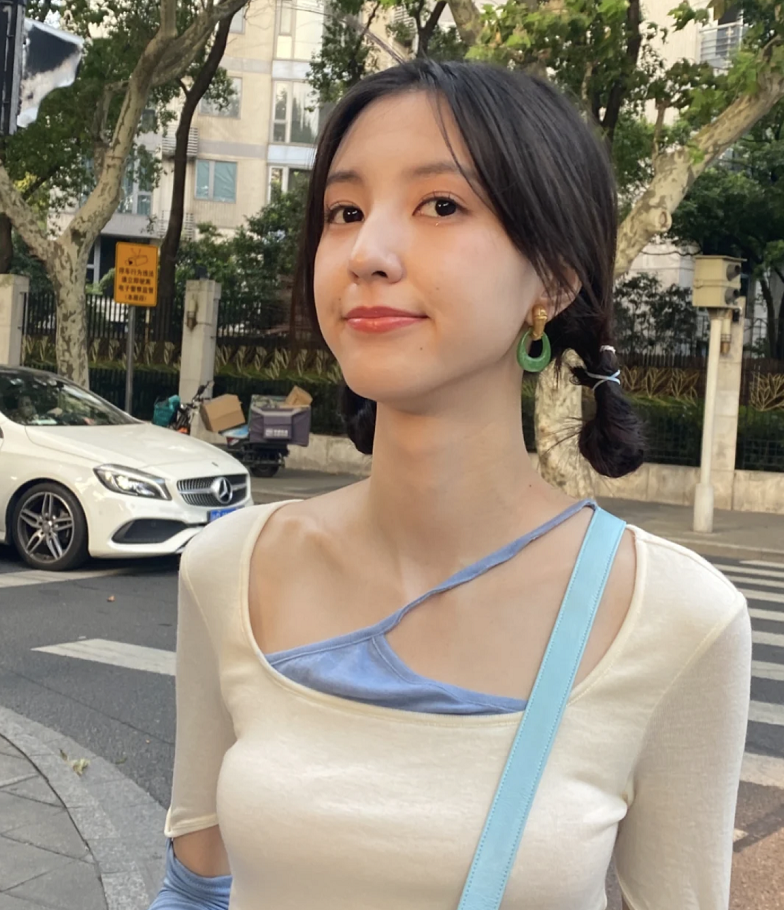 华晨宇官宣有女儿前,与王悦伊就已在一起,两人再曝甜蜜约会照_腾讯