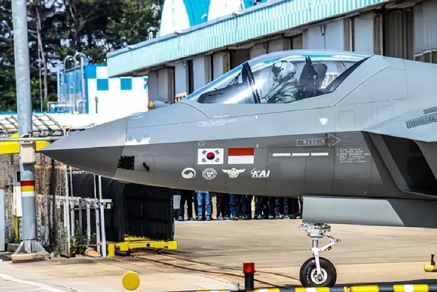 韩国四代kf21战斗机首飞和中国歼20对比怎么样