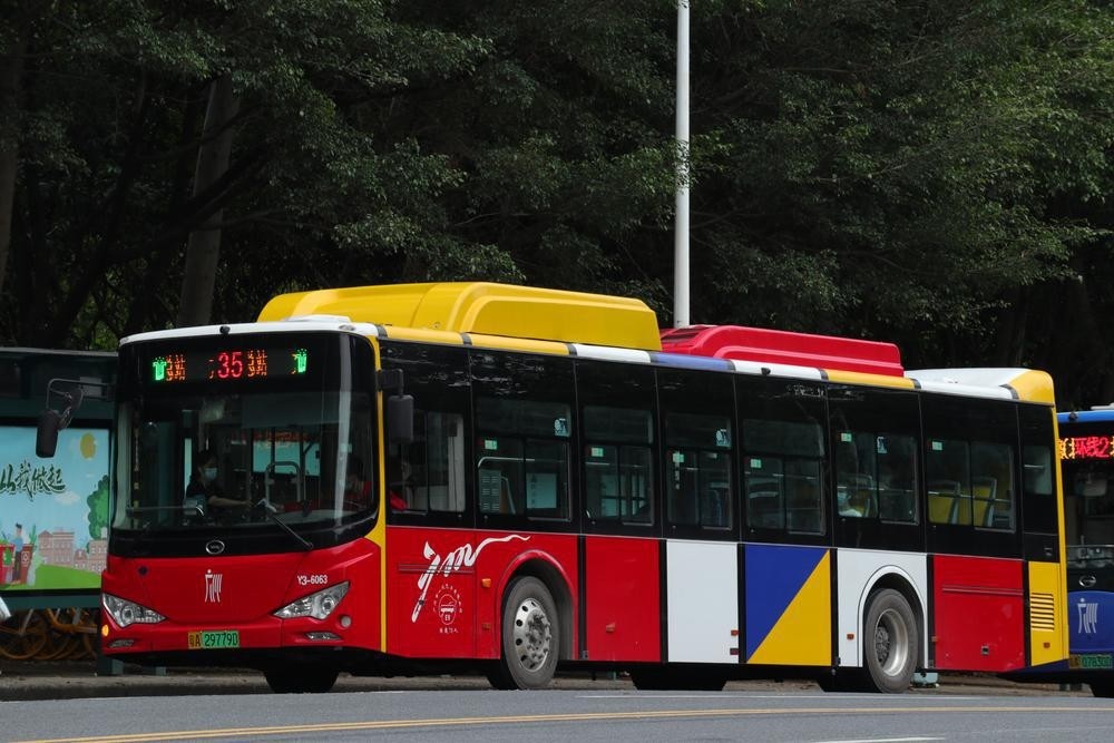 广州公交文脉他们的公交故事35路公交车上的爱情缘分