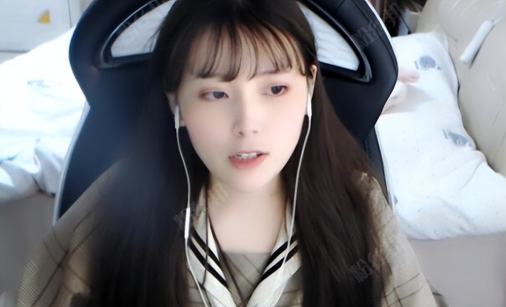 直播9年lol斗鱼知名女主播酥酥宣布停播曾和doinb一起双排