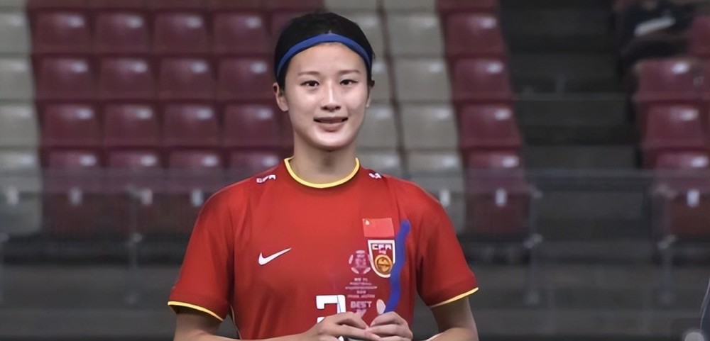 她叫汪琳琳,她当选东亚杯最佳后卫_腾讯新闻