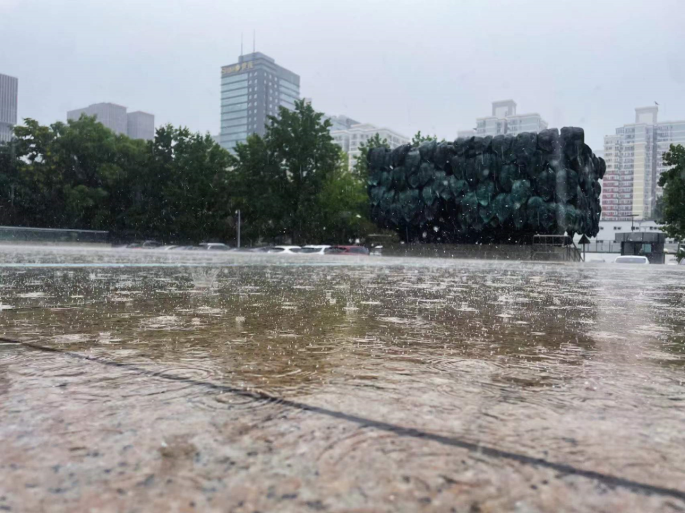 北京发布暴雨,地质灾害气象风险预警!建议错峰下班