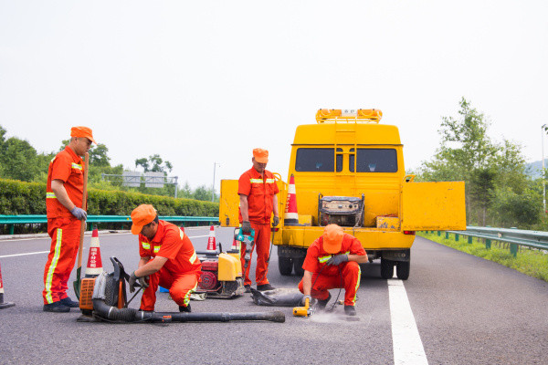 公司承办,主题为高速公路桥梁危化品道路运输事故综合应急救援演练