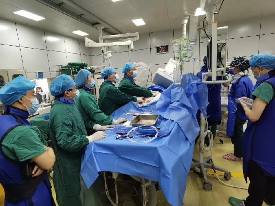 珠海遵义医疗协作，成功完成贵州航天医院首例TAVR手术
