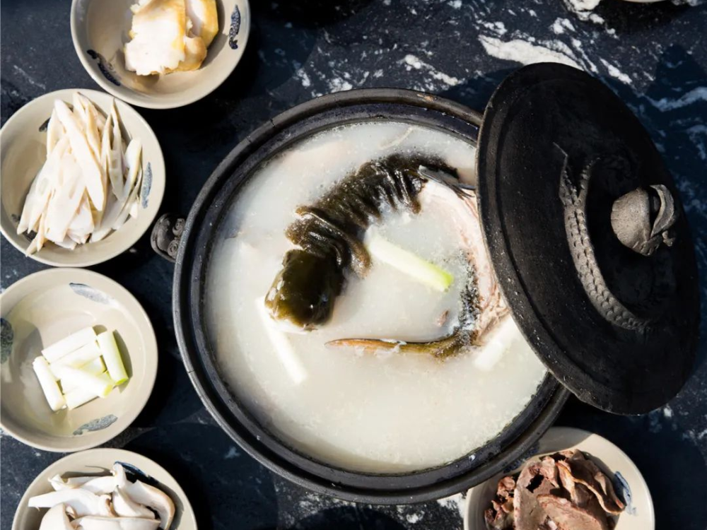 赵叔被圈粉:外交部发言人赵立坚关注宝兴twitter,又在微博推宝兴美图